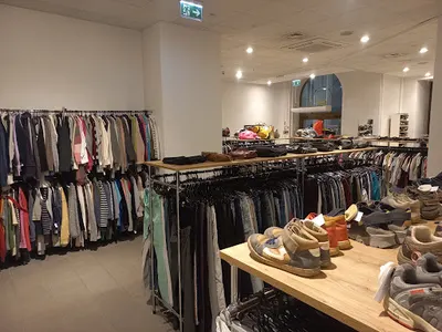 Second Life - Outlet and Second hand